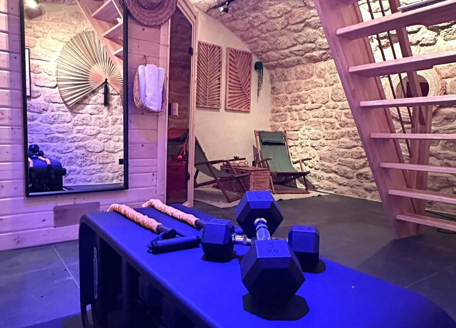 Relais Cocorico - Town House 4 Private Suites, Ac Cinema Gym & Sauna Apartment *